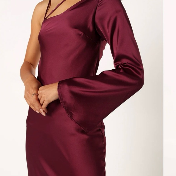 Dress - Picture 4 of 4